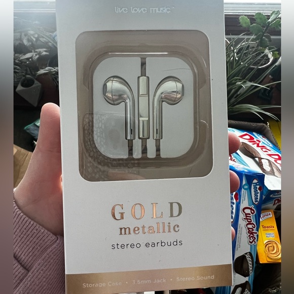 Earbuds - Picture 5 of 5